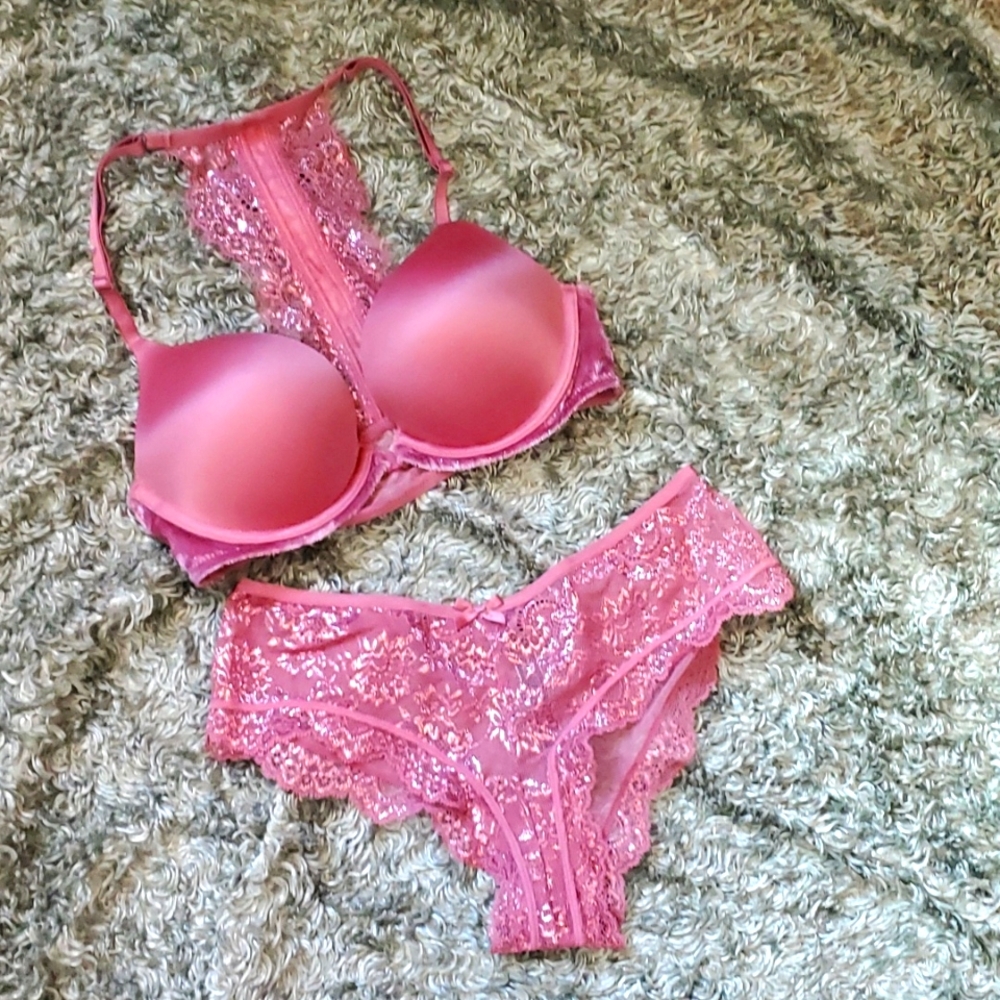 Victoria's Secret bombshell bra and panty set